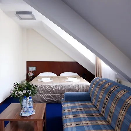 London 3*