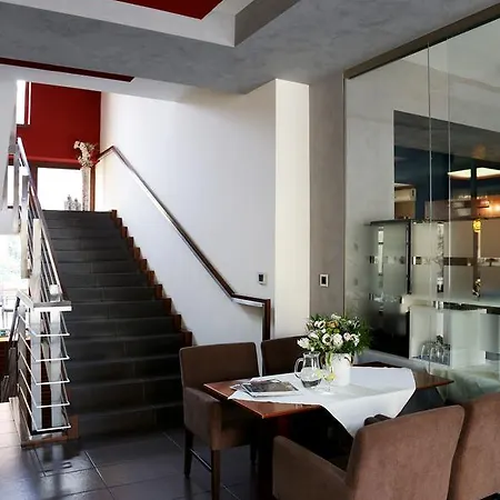 London Hotel
