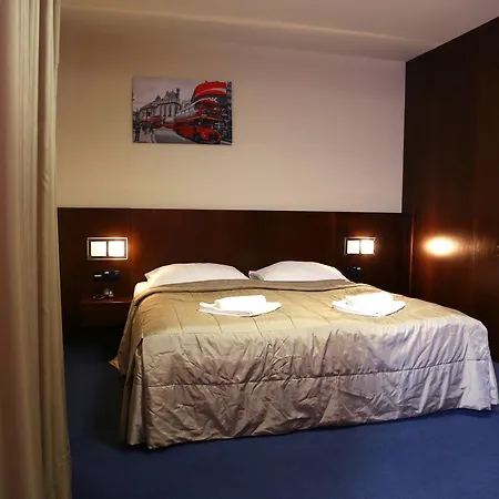 London Hotel 3*